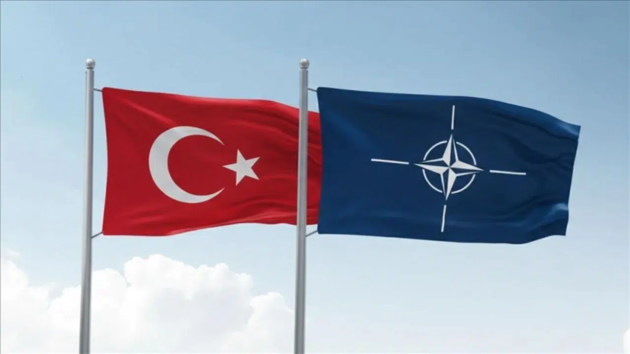 NATO , Türkiye'nin savunma tedbirlerini artırıyor
