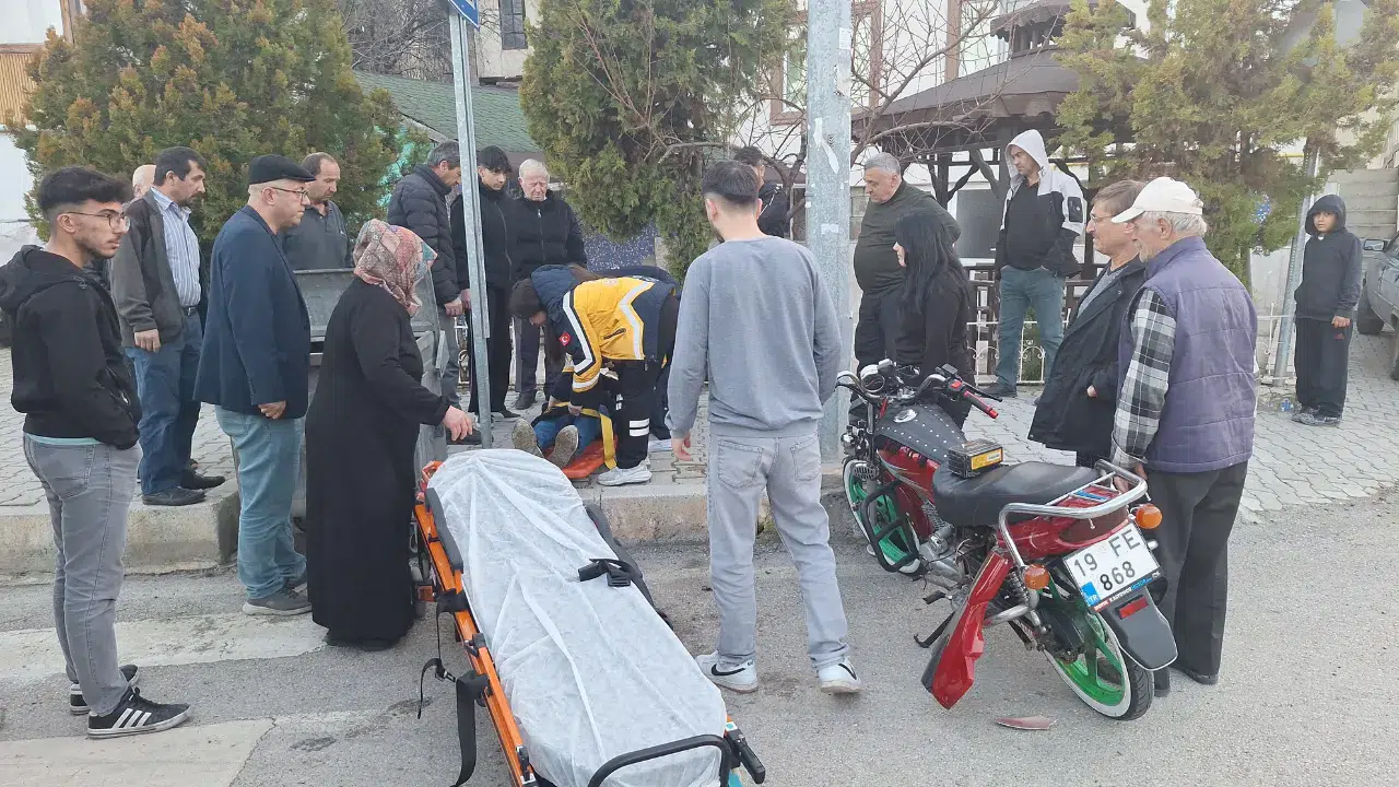 Çorum'da kaza : Motosiklet ile minibüs çarpıştı