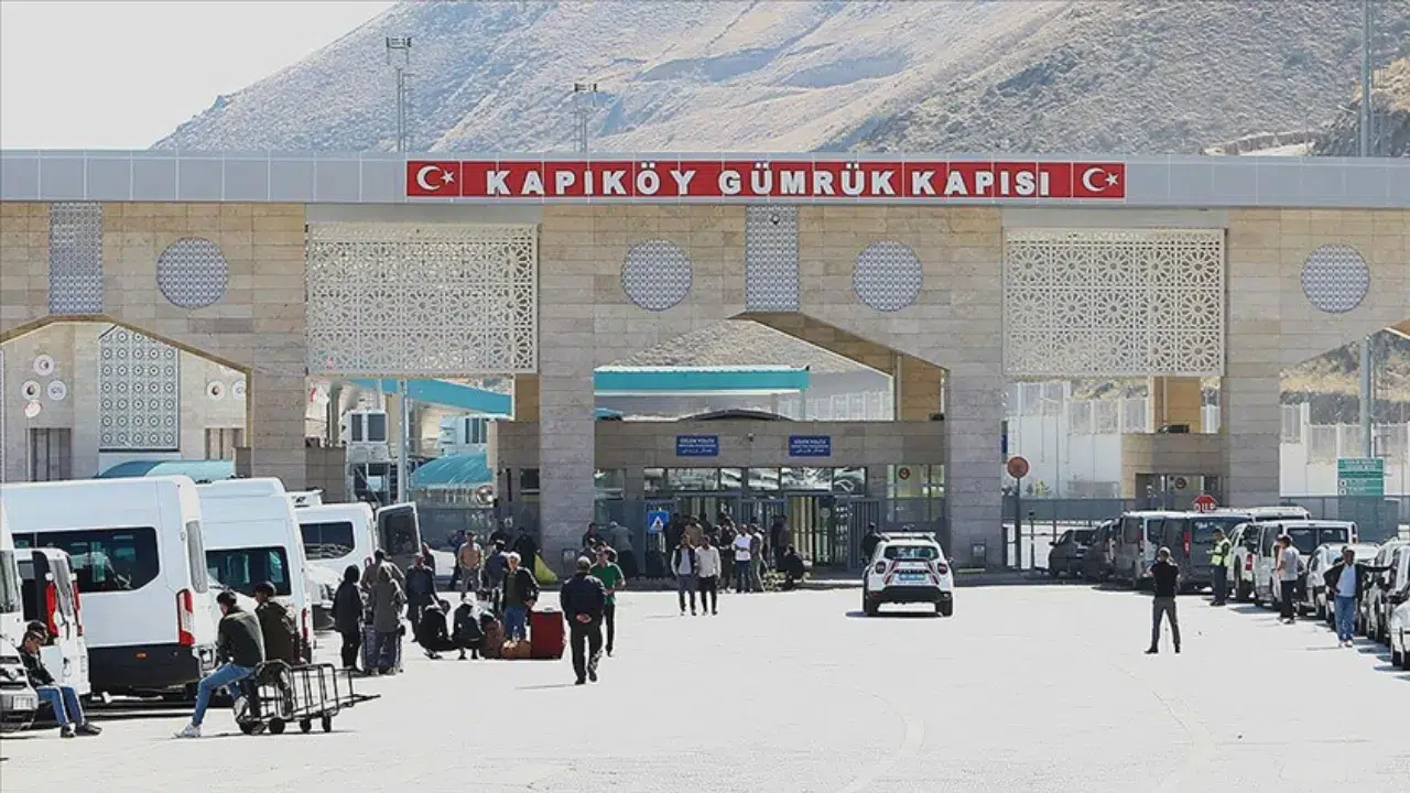 Türkiye-İran sınırında gümrük kapılarına sınırlama getirildi