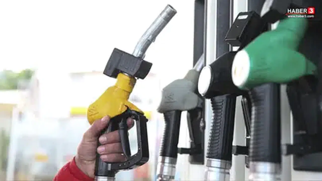 Akaryakıta zam geliyor : Bu gece yarısı akaryakıta ne kadar zam gelecek?