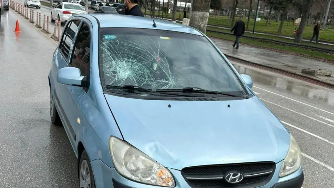 Malatya'da otomobil yayaya çarptı : 2 yaralı