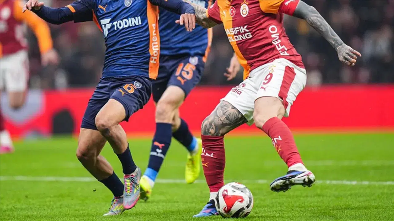 Süper Lig'in 26. haftasında kritik mücadele : Başakşehir yarın Galatasaray ile karşılaşacak