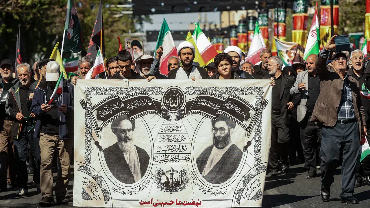 İran'da Ali Hamaney, ölümünün 40'ıncı gününde anıldı