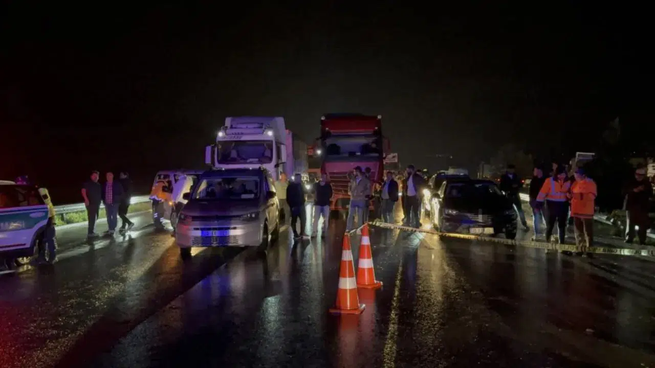 Tarsus-Adana-Gaziantep Otoyolu’nda feci kaza : 1 ölü, 1 yaralı