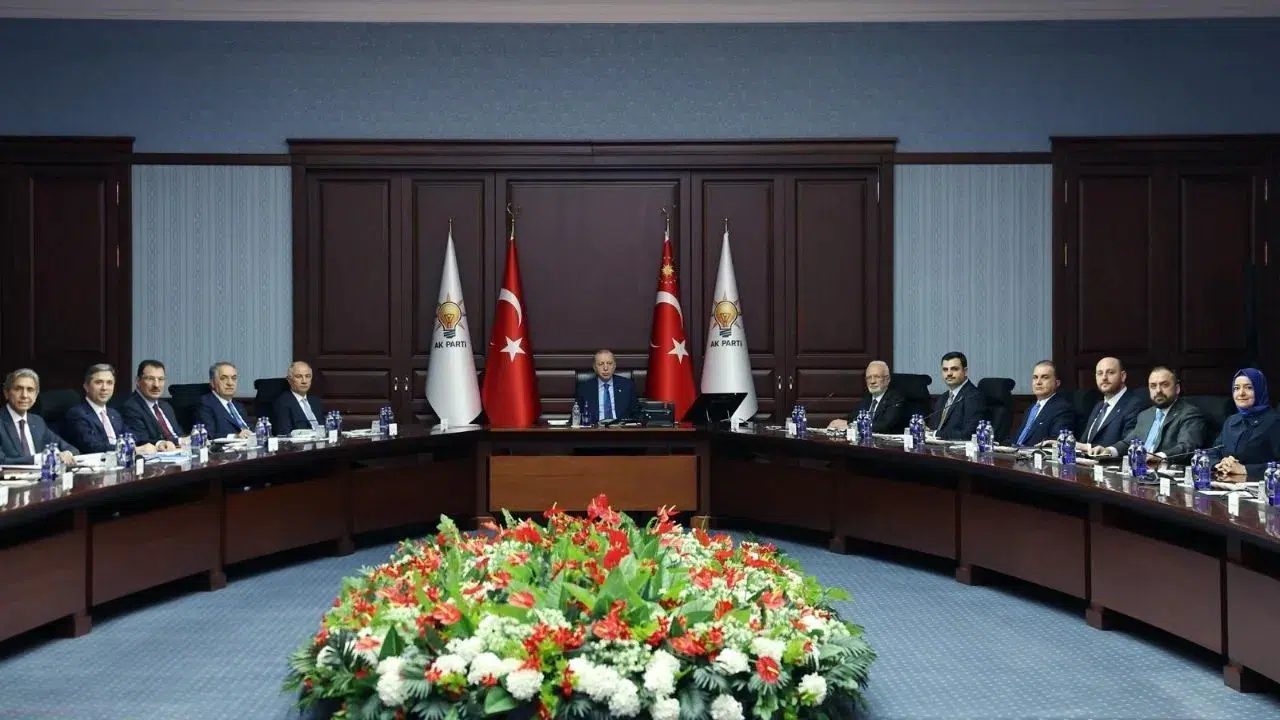 AK Parti MYK Toplantısı Cumhurbaşkanı Erdoğan başkanlığında başladı