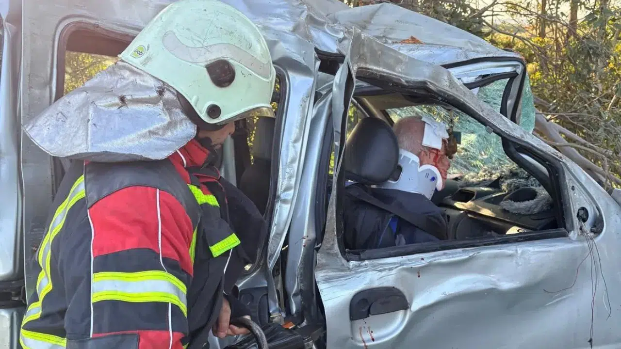 Aydın’da ticari araç takla attı : 3 yaralı