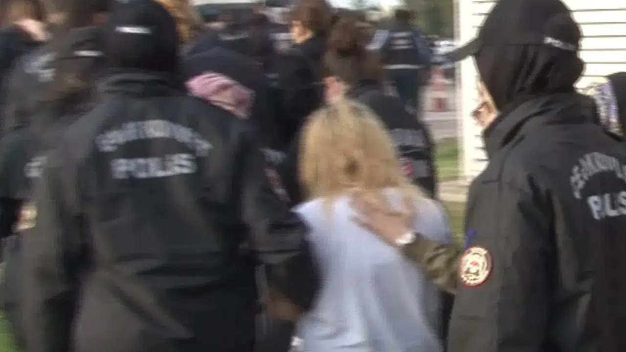 Adıyaman'da 12 yıllık sır perdesi aralandı : 17 yaşındaki Fatma'nın katili öz annesi ve üvey kardeşi çıktı