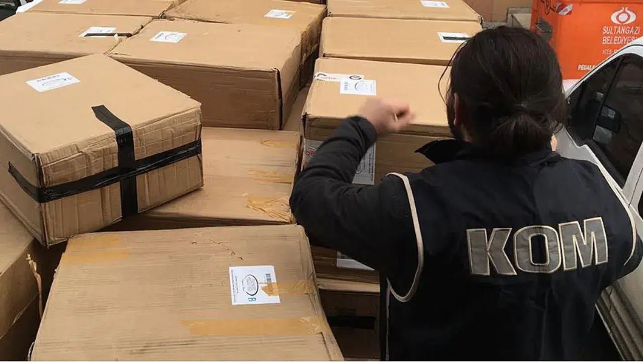 Denizli'de kaçakçılık operasyonu : 5 milyon 600 bin makaron ele geçirildi