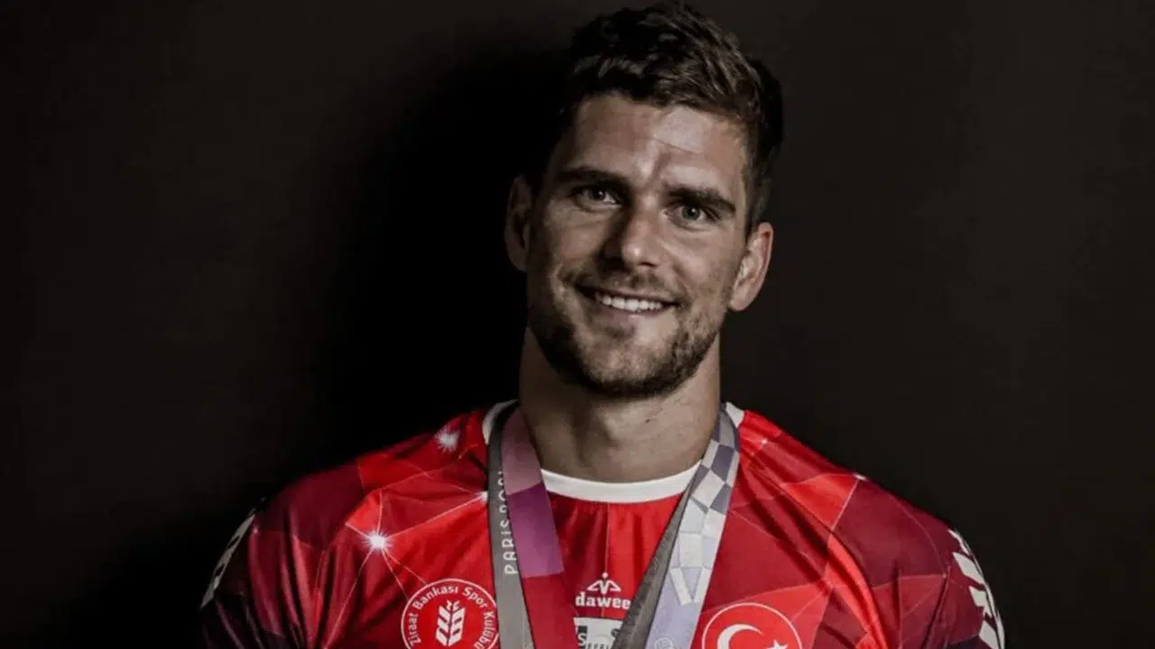 Devrim Özkan'ın Yeni Sevgilisi Kim? Trevor Clevenot Hakkında Bilmeniz Gerekenler