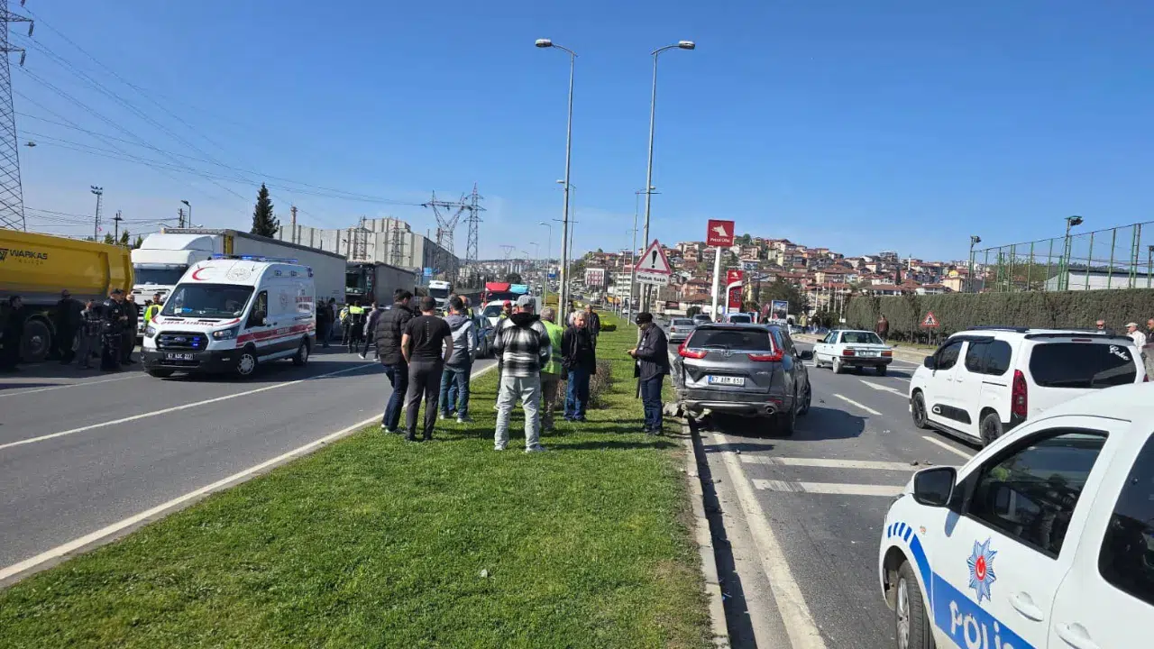 Zonguldak'ta iki araç çarpıştı : Bir sürücü yaralandı