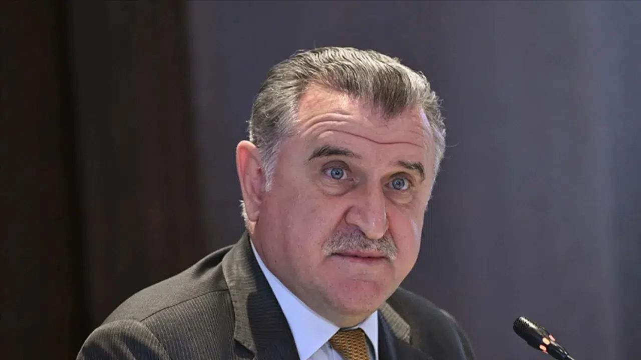 Bakan Bak'tan şampiyon olan Fenerbahçe İstanbul Jet'e tebrik mesajı