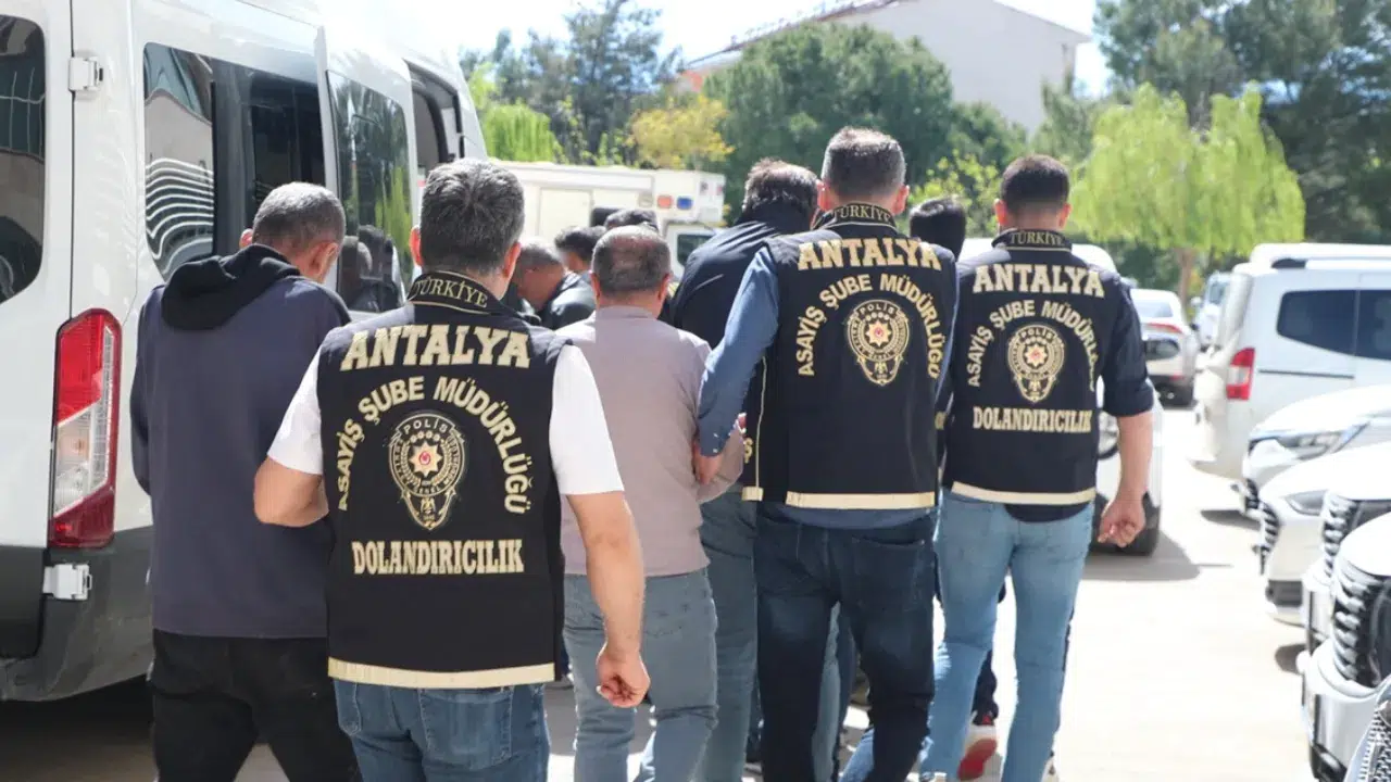 Antalya’da sahte vekaletle gayrimenkul vurgunu : 11 kişi tutuklandı