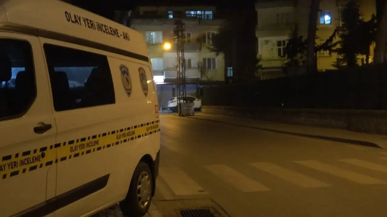 Bafra’da husumet kavgası dehşete dönüştü : Şişli ve bıçaklı saldırıda 3 kişi yaralandı