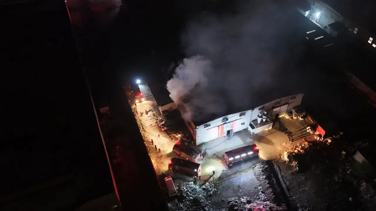 Kayseri'de sünger fabrikasında yangın kontrol altına alındı