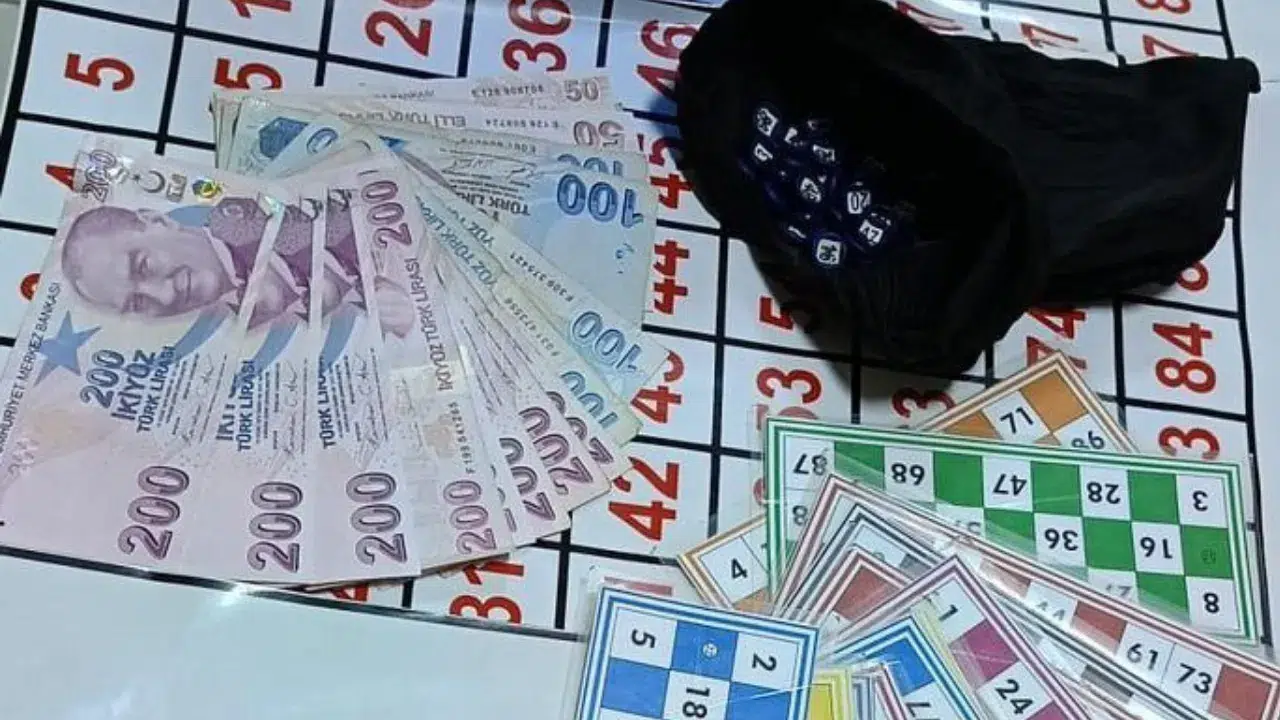 Adana Kozan’da kumar operasyonu : 22 kişiye 255 bin TL ceza