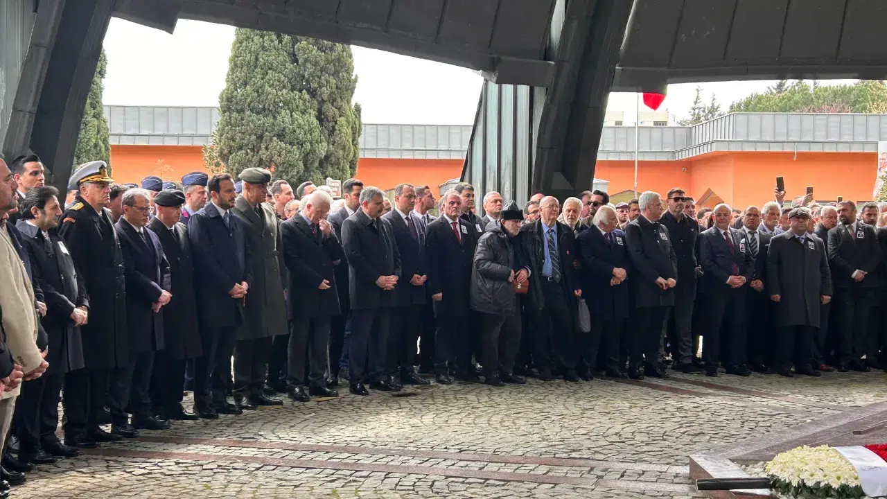 Mustafa Çiftçi, 8. Cumhurbaşkanı Turgut Özal'ı anma törenine katıldı