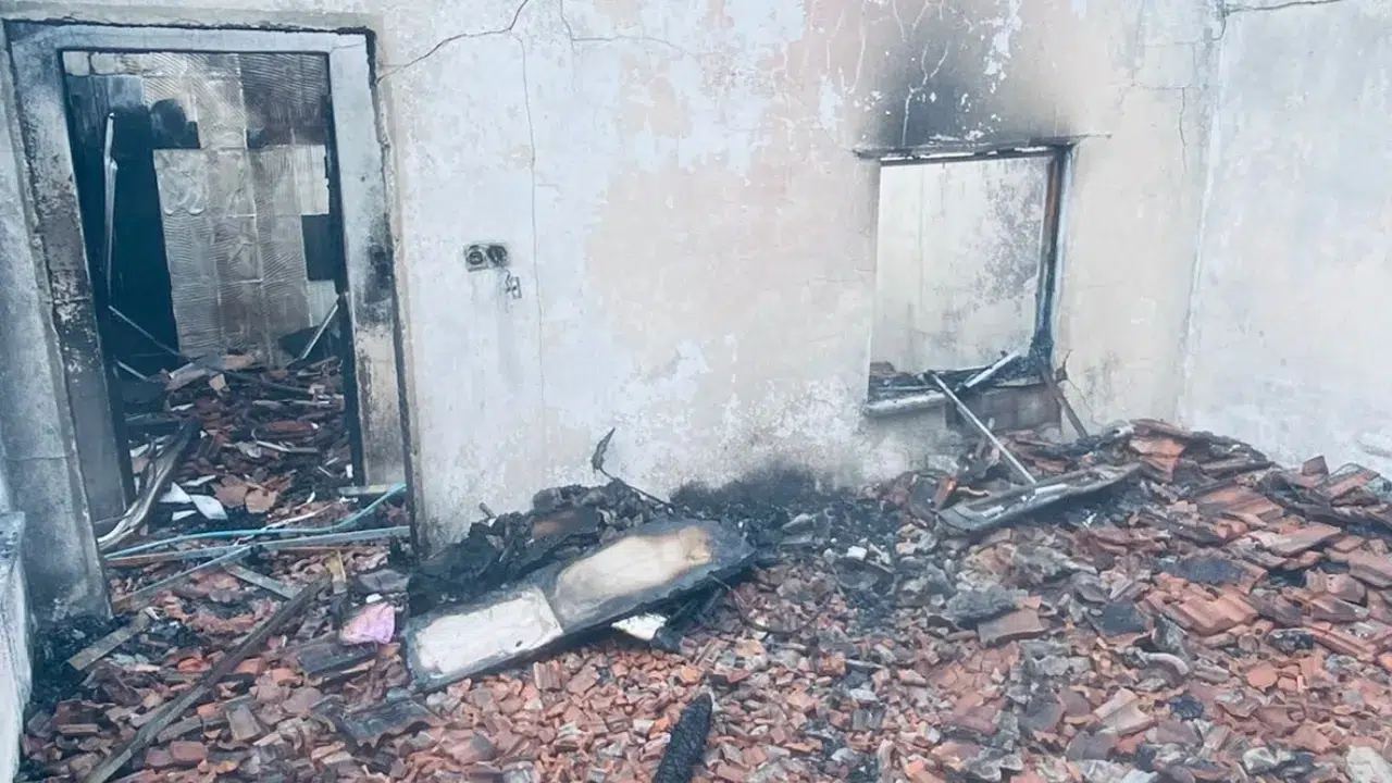 Çanakkale'de evde yangın : 1 kişi hayatını kaybetti