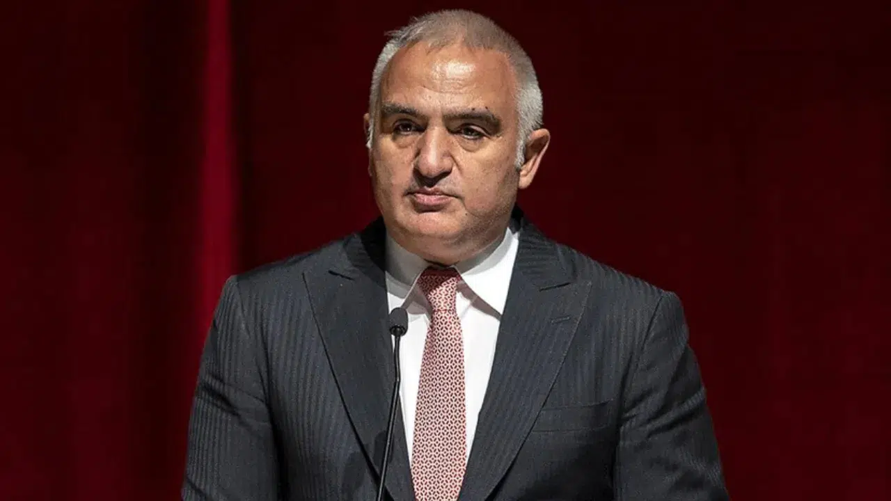 Bakan Ersoy 'Mazimizin Bekçisi Ahmet Süheyl Ünver Sergisi' açılışında