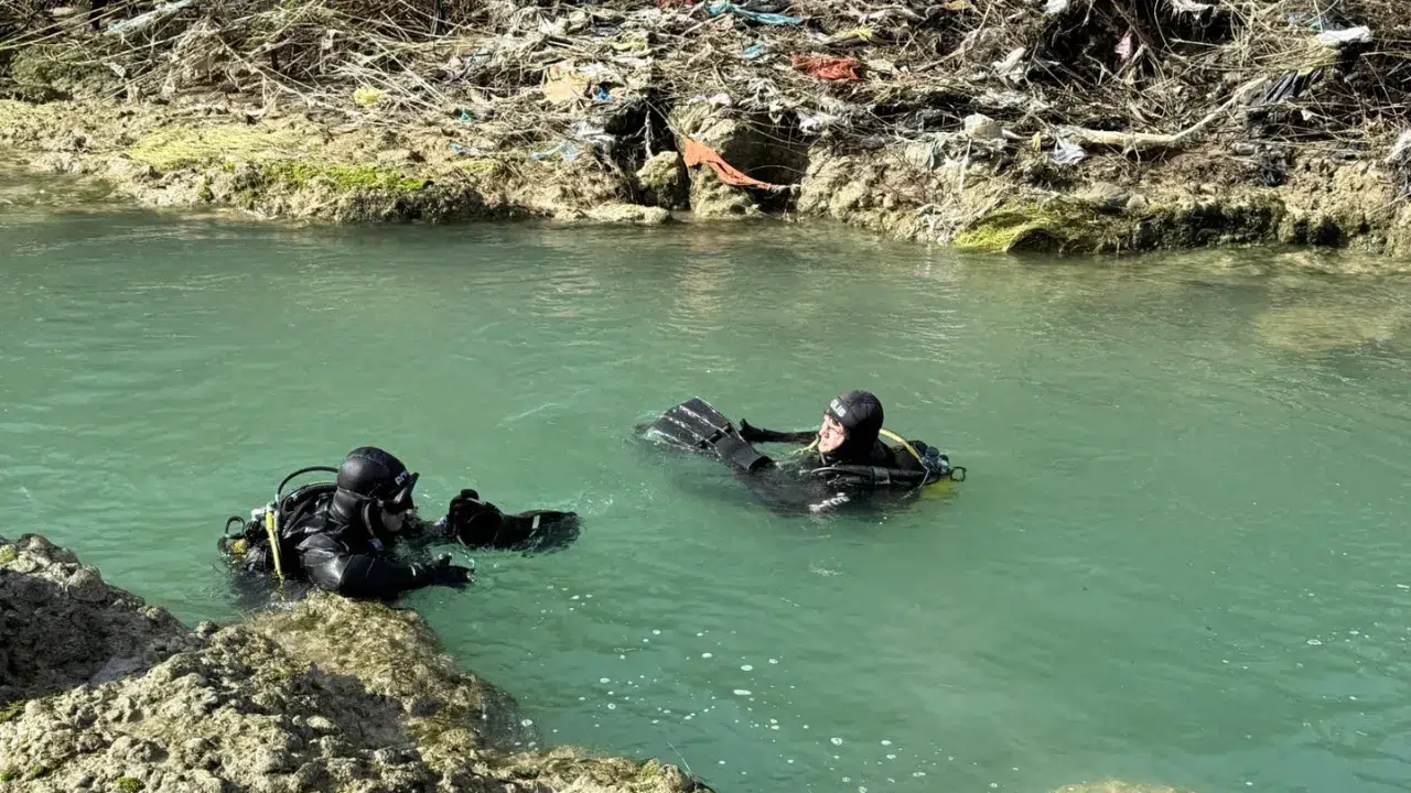 Mersin'de suda kaybolan çocuğu arama çalışmaları sürüyor