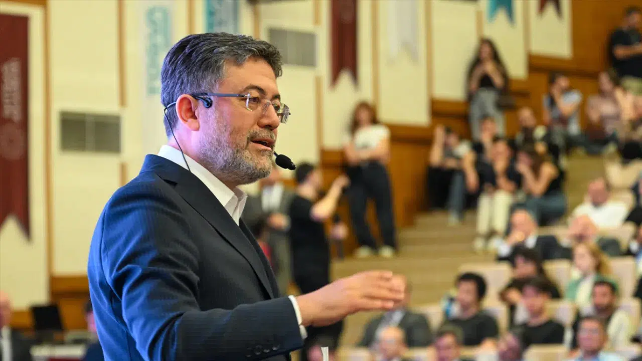 Bakan Yumaklı, TÜGVA İhtisas Akademi Programı'nda açıklamalarda bulundu