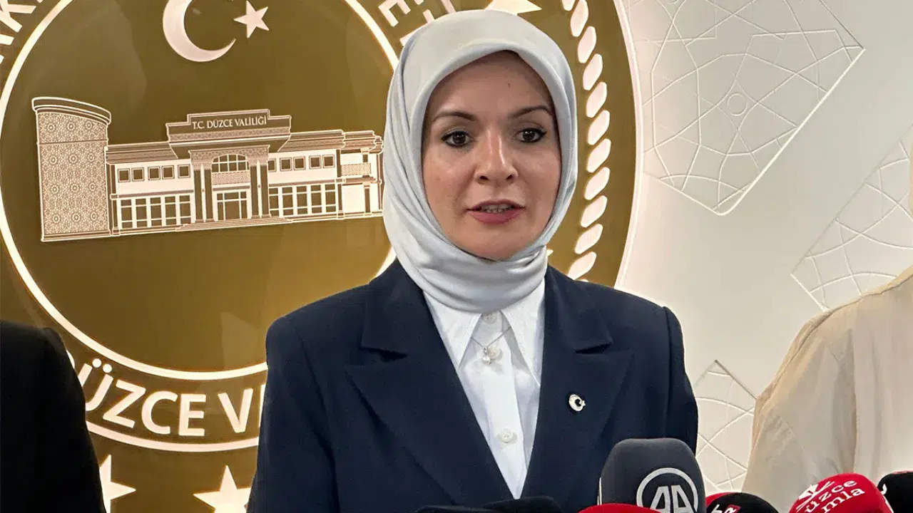 'Eğitim programını 81 ilimizin tamamında yaygınlaştırıyoruz'