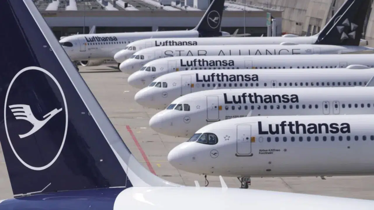 Lufthansa, yakıt fiyatlarındaki artış nedeniyle 20 bin uçuşu iptal edecek