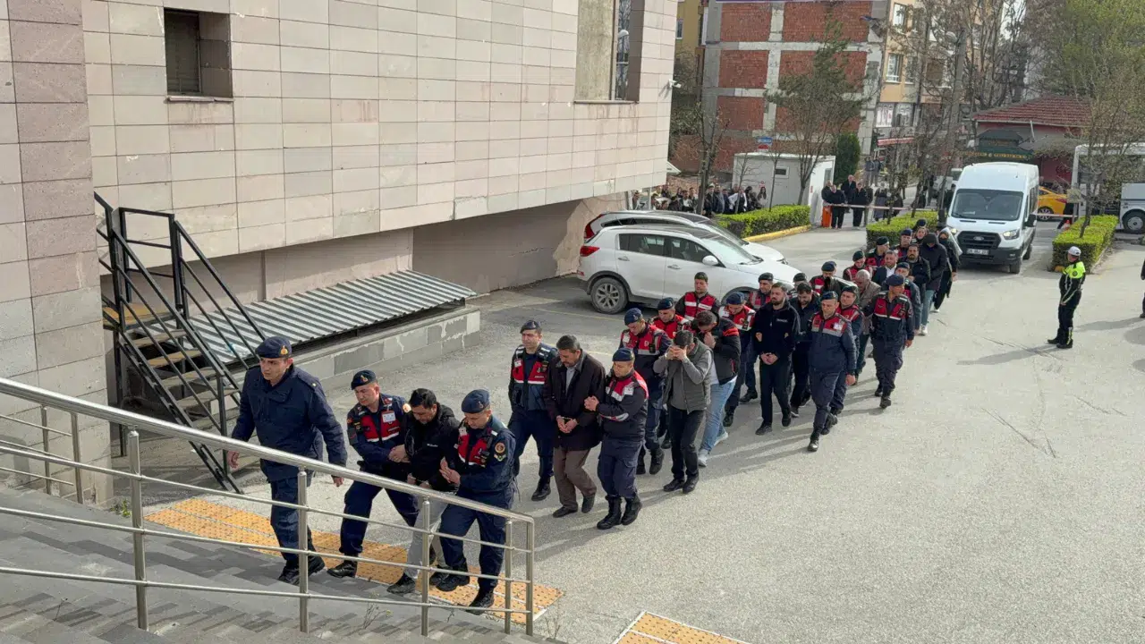 Eskişehir'de tefecilik operasyonu : 3'ü kadın 15 şüpheli