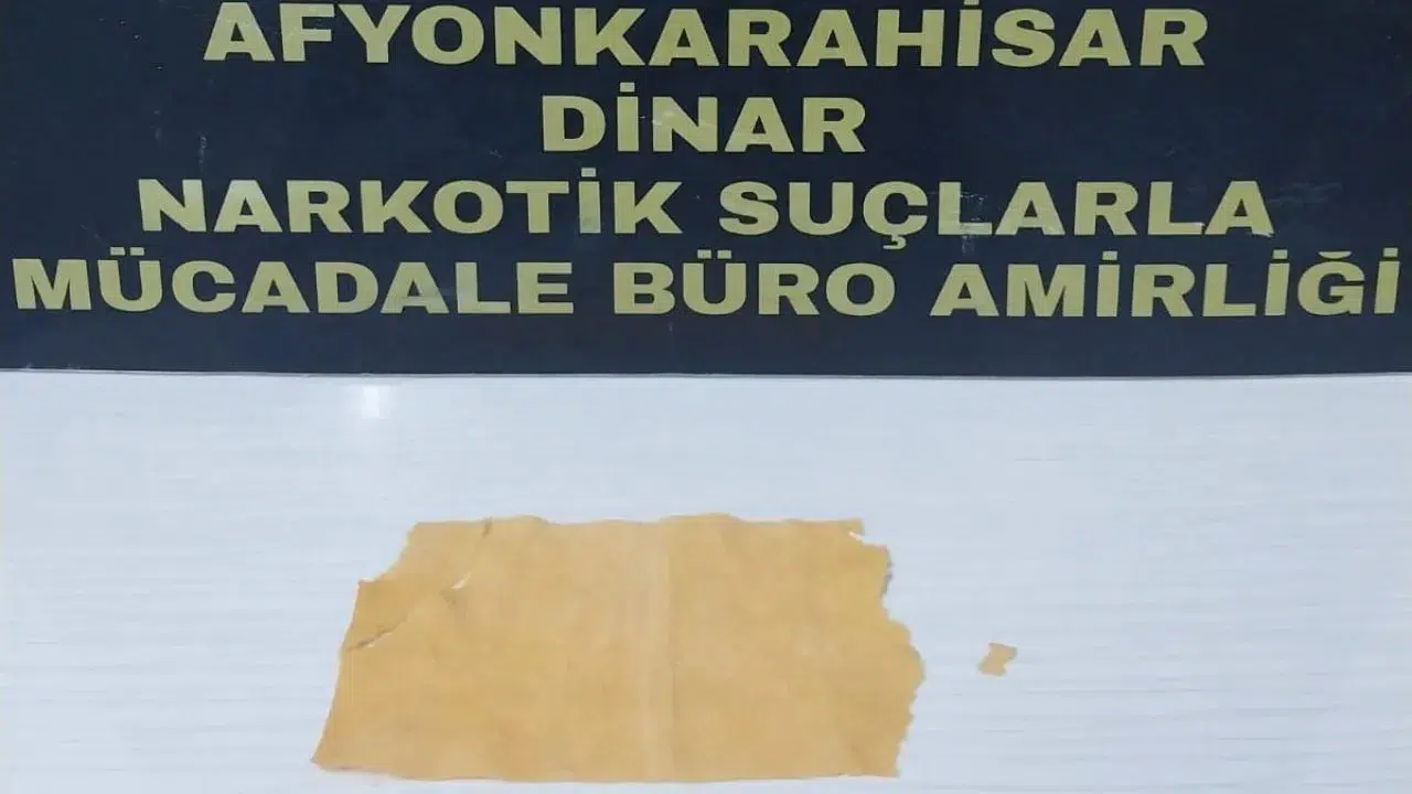Afyonkarahisar'da şüpheli araç incelendi , içinden uyuşturucu çıktı