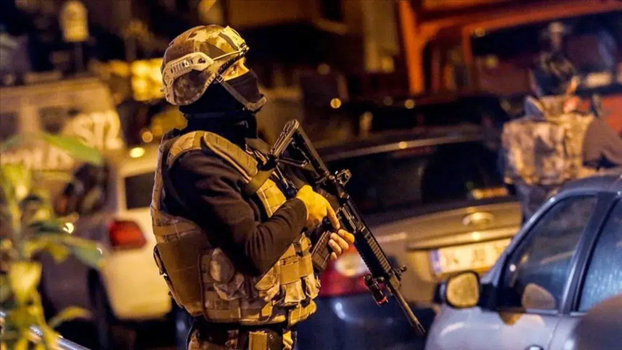 İstanbul’da şafak operasyonu : DEAŞ bağlantılı 17 şüpheli yakalandı