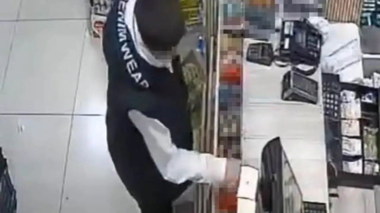 Elazığ'da market hırsızlığı : Paket eriği çaldı