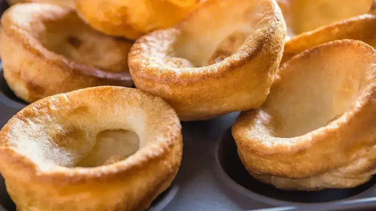 Dışı çıtır içinde yumuşak yorkshire pudding tarifi nasıl yapılır?