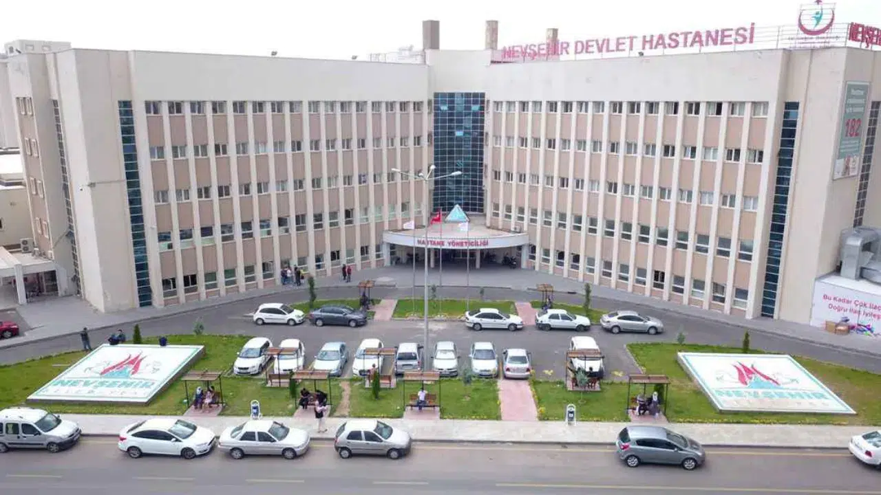 Nevşehir'de otel havuzunda hareketsiz bulunan çocuk, yaşam mücadelesini kaybetti