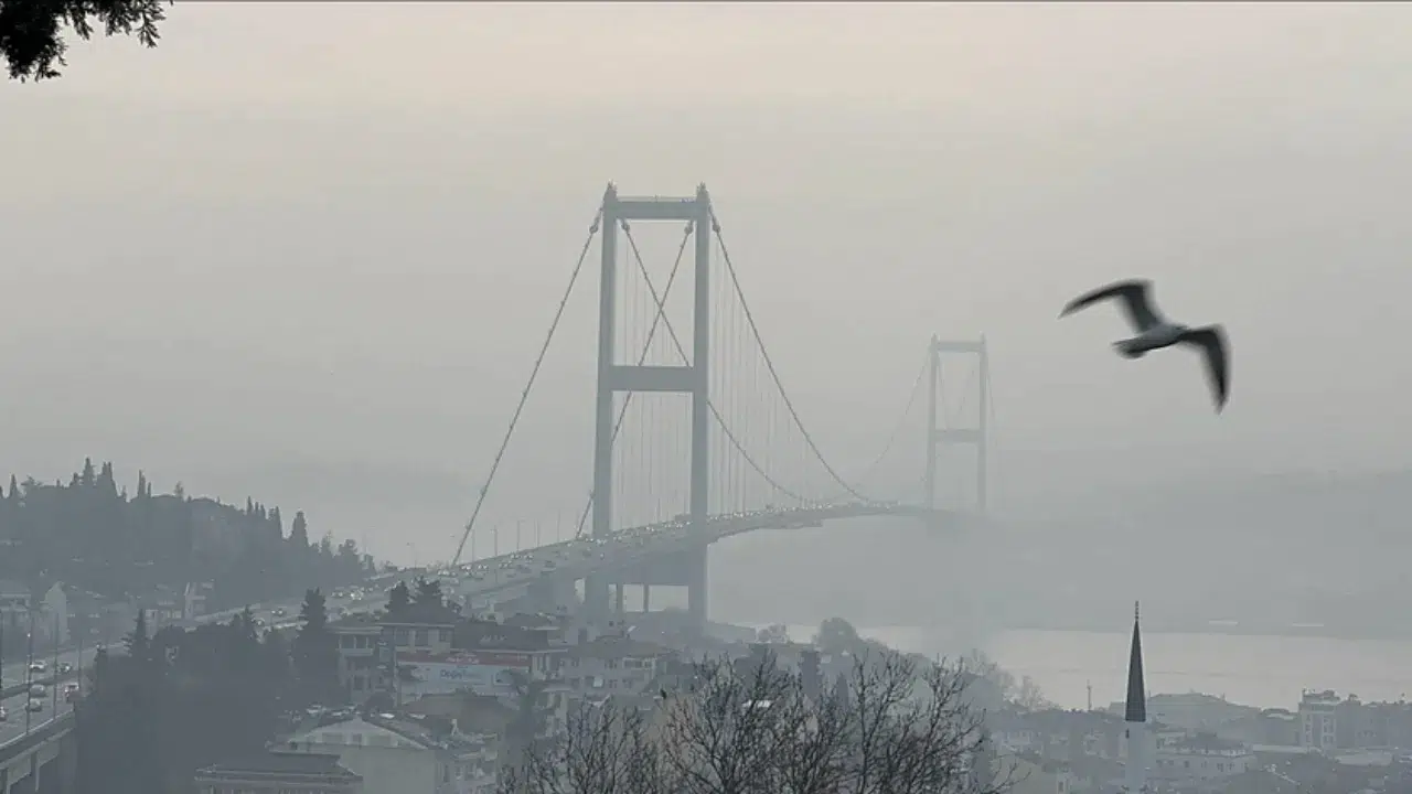 İstanbul'da sis : Görüş mesafesi azaldı