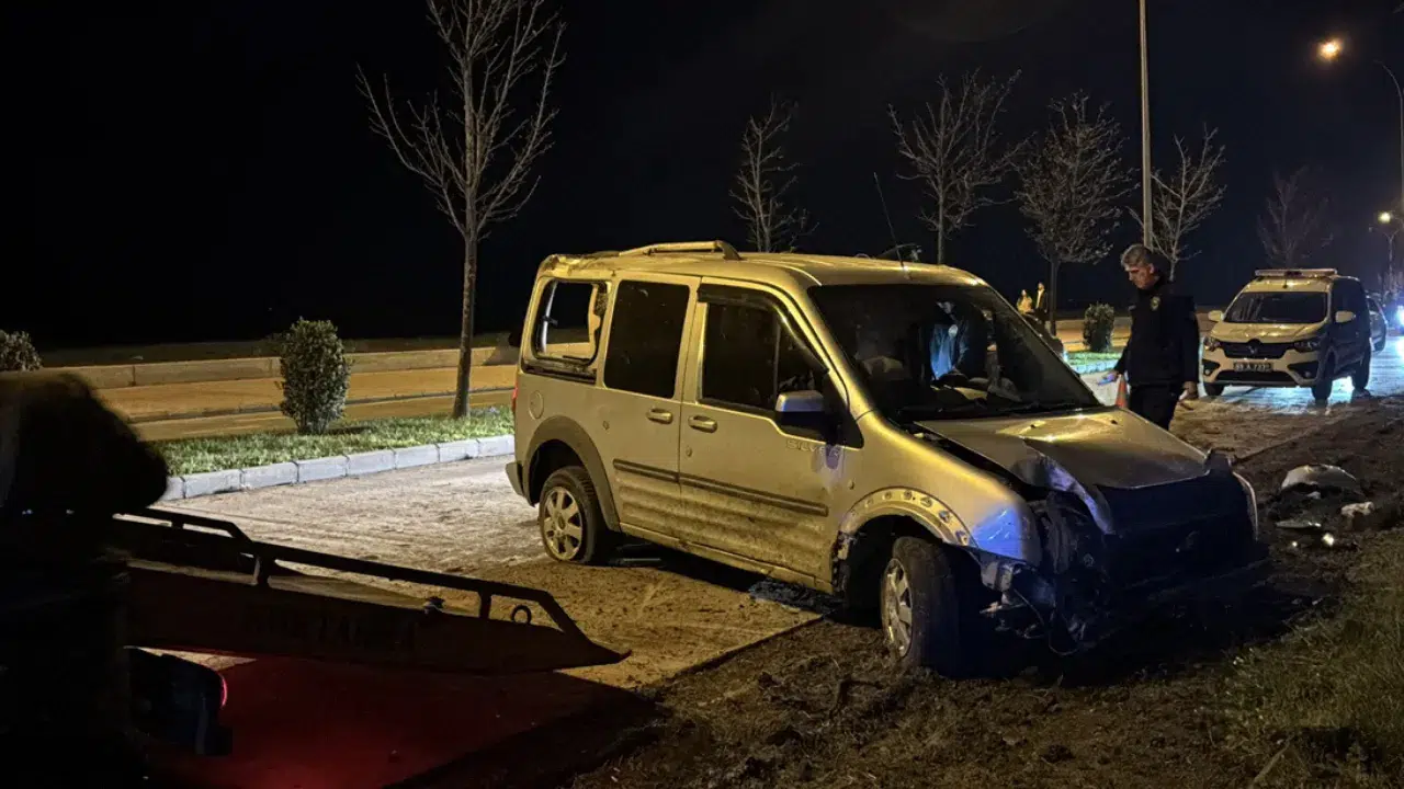 Samsun'da araç devrildi : 4 kişi yaralandı