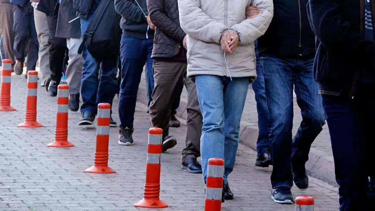 Balıkesir'de rüşvet ve kişisel veri operasyonu : 7 kişi tutuklandı