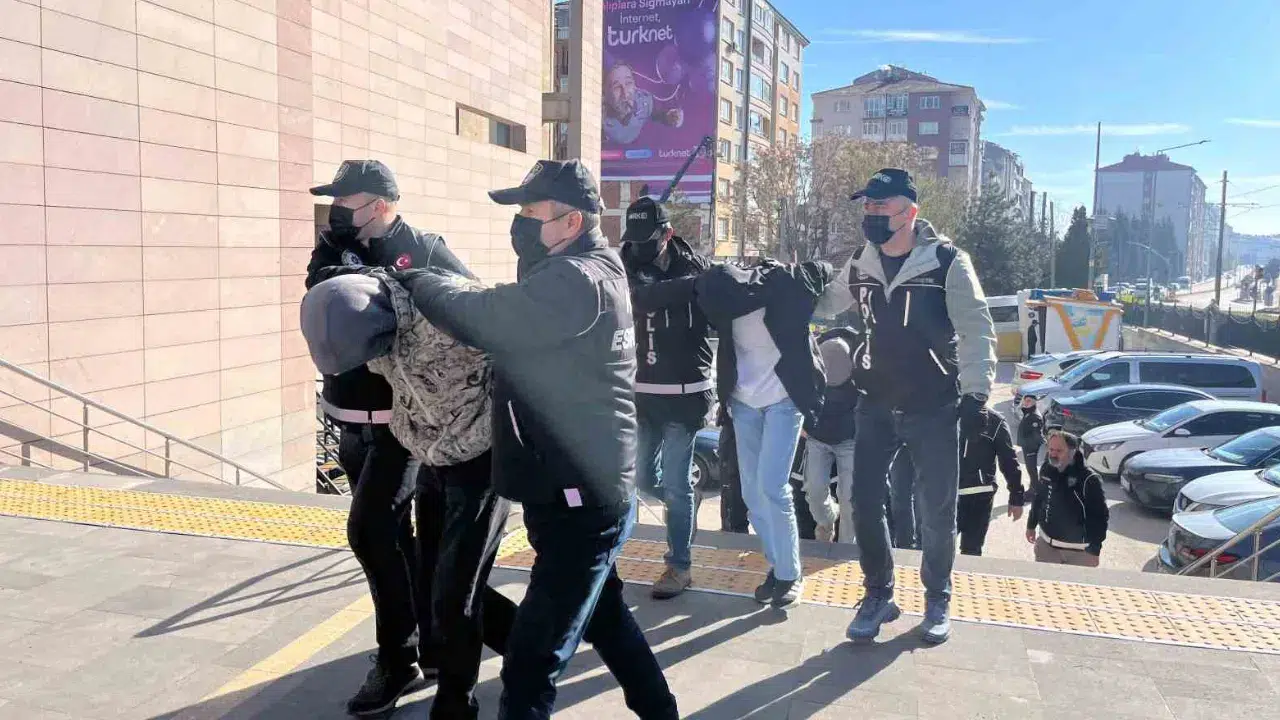 Eskişehir merkezli 6 ilde uyuşturucu operasyonu : 14 tutuklu