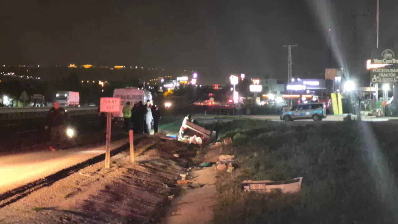 Ankara Gölbaşı girişinde otomobil takla attı : 1 ölü 2 yaralı