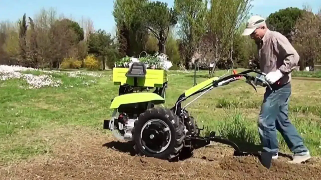 Kastamonu'da çiftçi bacaklarını çapa makinesine kaptırdı