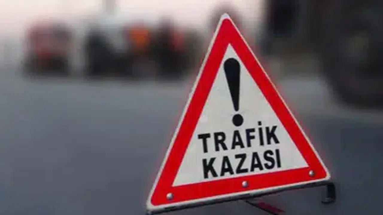 Kayseri’de öğrenci ile rehabilitasyon servisi çarpıştı : 5 yaralı