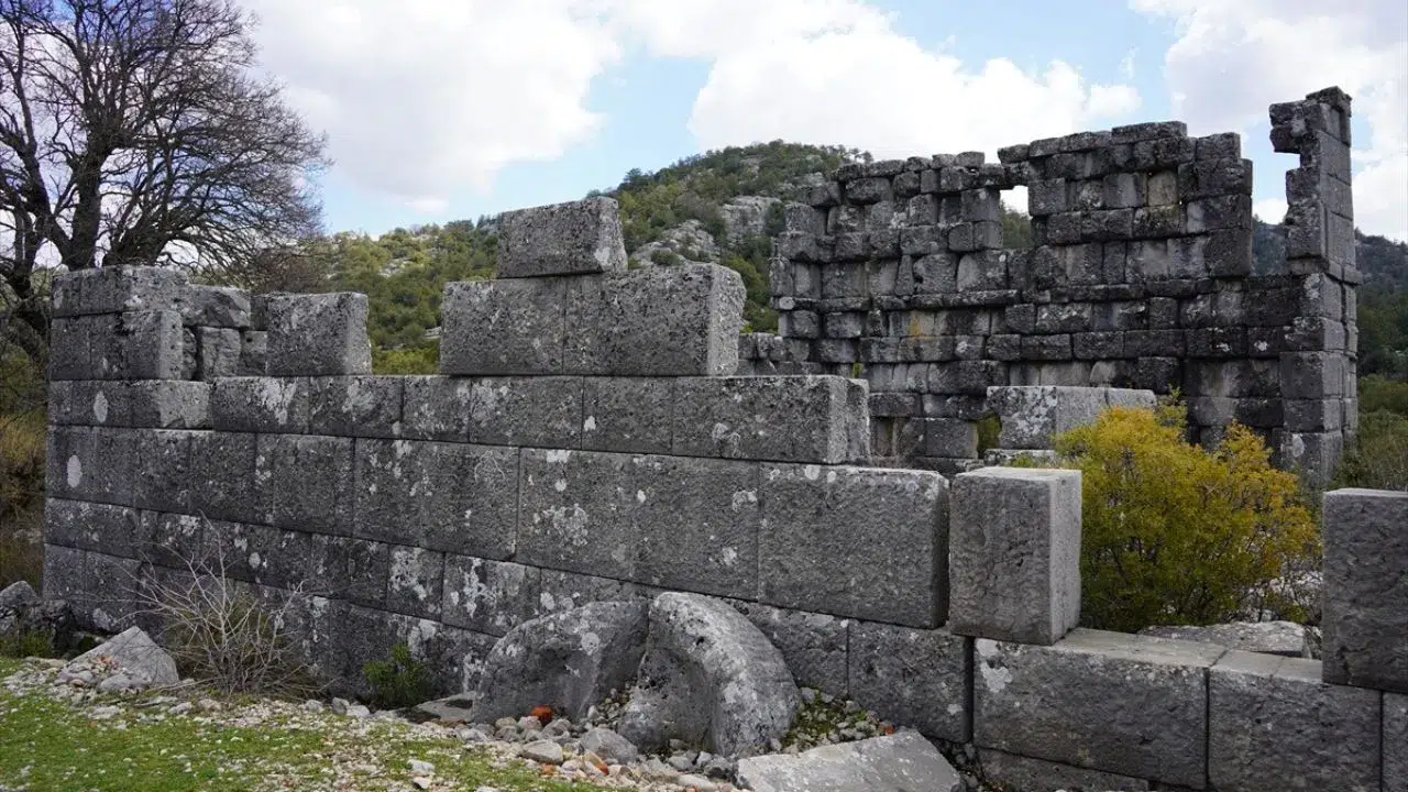 Anadolu'nun gizli hazinesi Adada Antik Kent'te 17 asırlık tarihi bulgular ortaya çıktı