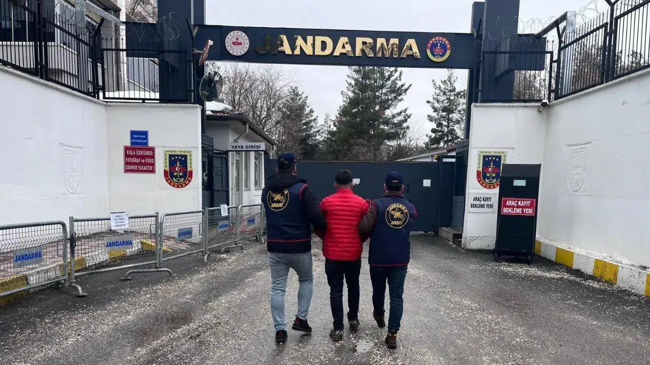 Diyarbakır’da JASAT’tan operasyon : Kesinleşmiş hapis cezası bulunan 153 firari yakalandı