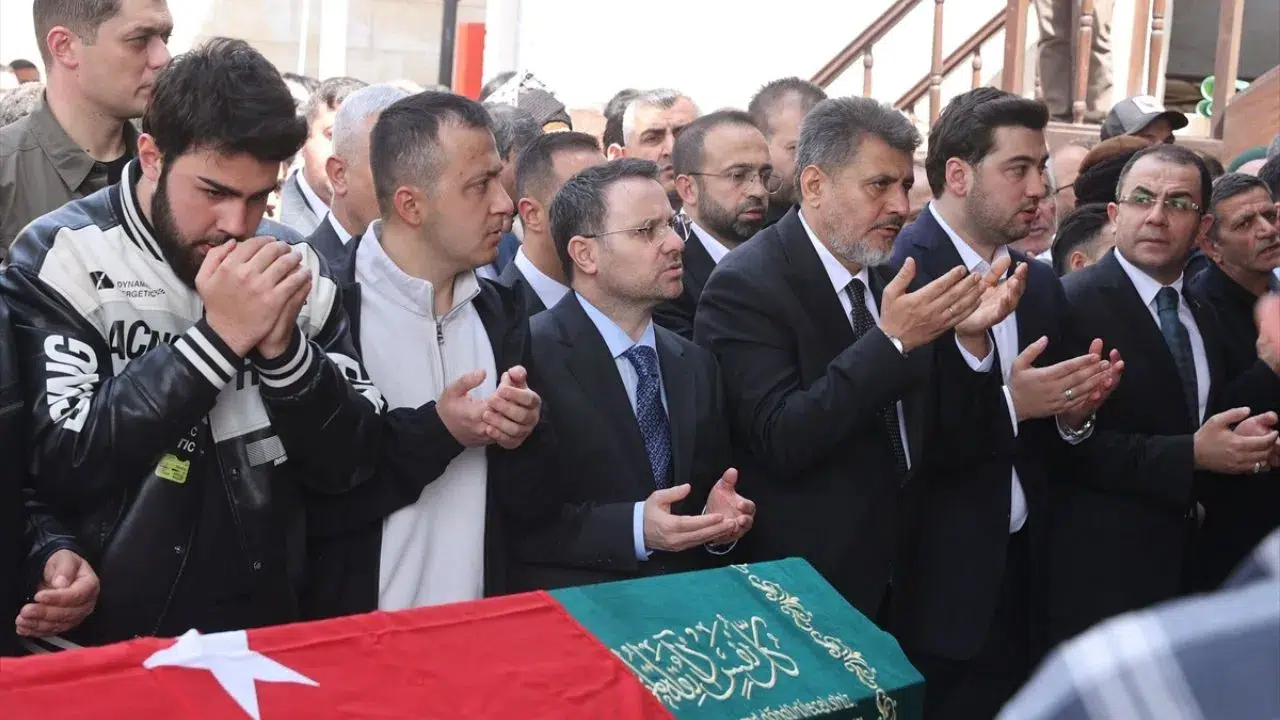 Kahramanmaraş'taki okul saldırısında hayatını kaybeden öğrenciler toprağa verildi