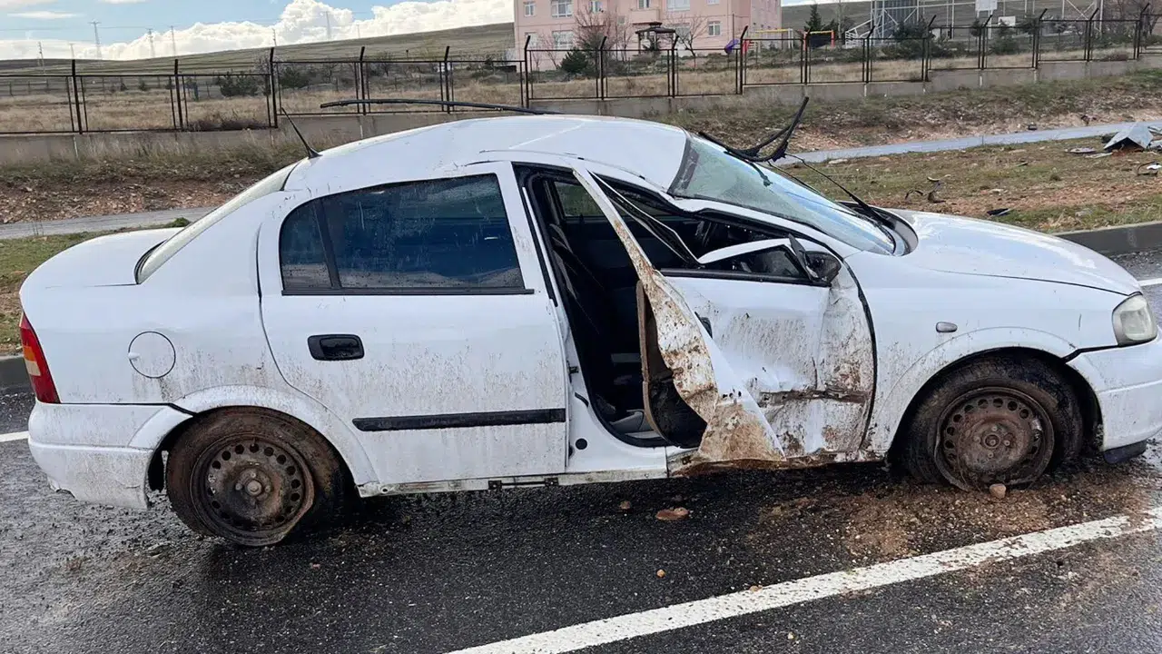Kırıkkale'de otomobil takla attı : 2 kişi yaralandı