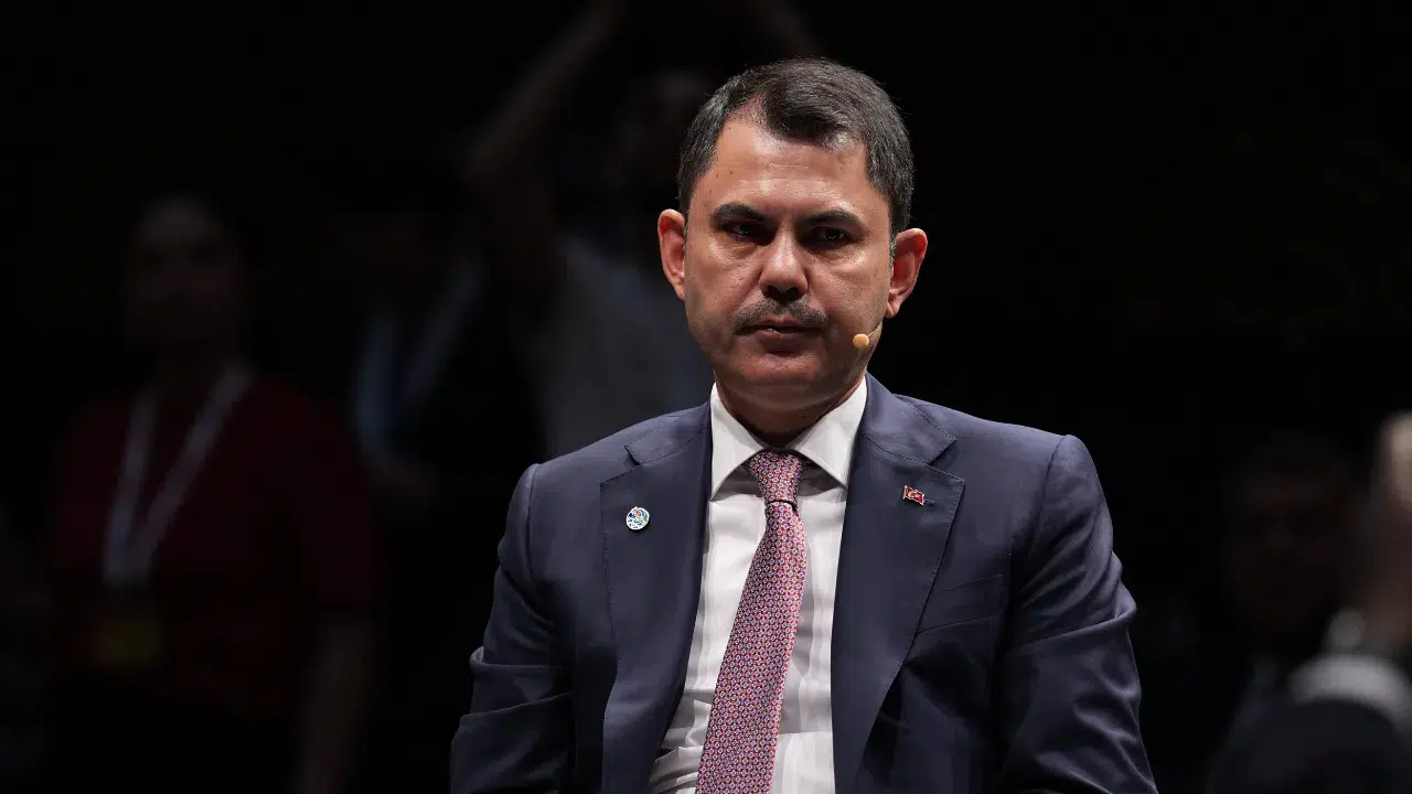 Bakan Kurum : Fosil yakıtlardan uzaklaşmak zorundayız