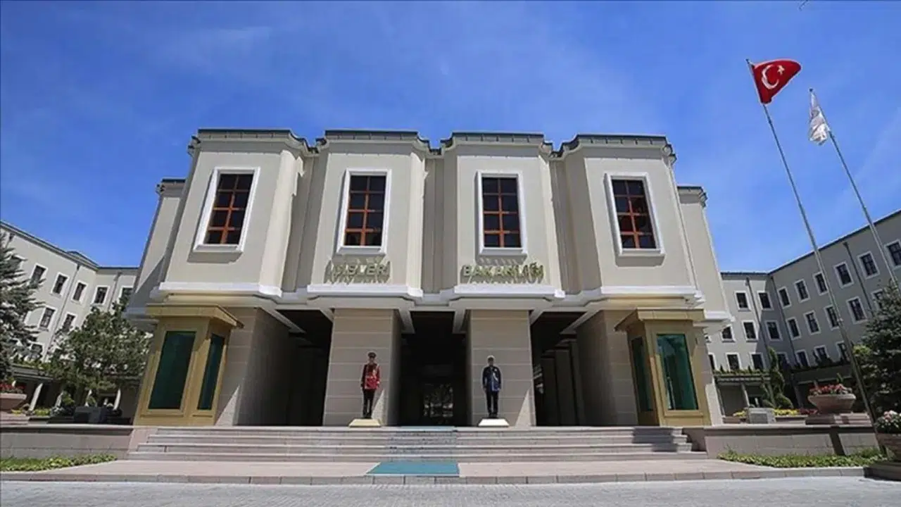 İçişleri Bakanlığı'nda 'okul güvenliği' toplantısı başladı