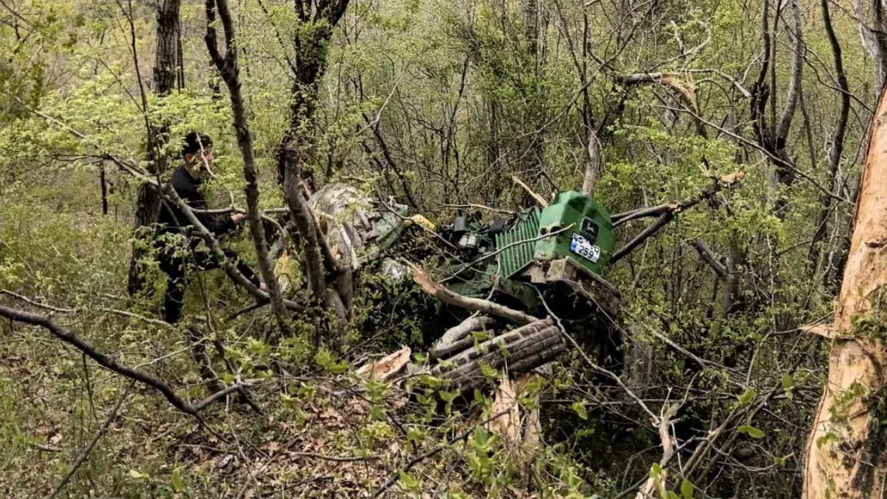 Samsun'da kaza : Traktör uçurumdan yuvarlandı