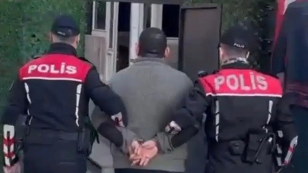 İzmir’de şafak vakti operasyon : 93 adrese baskın, 131 gözaltı