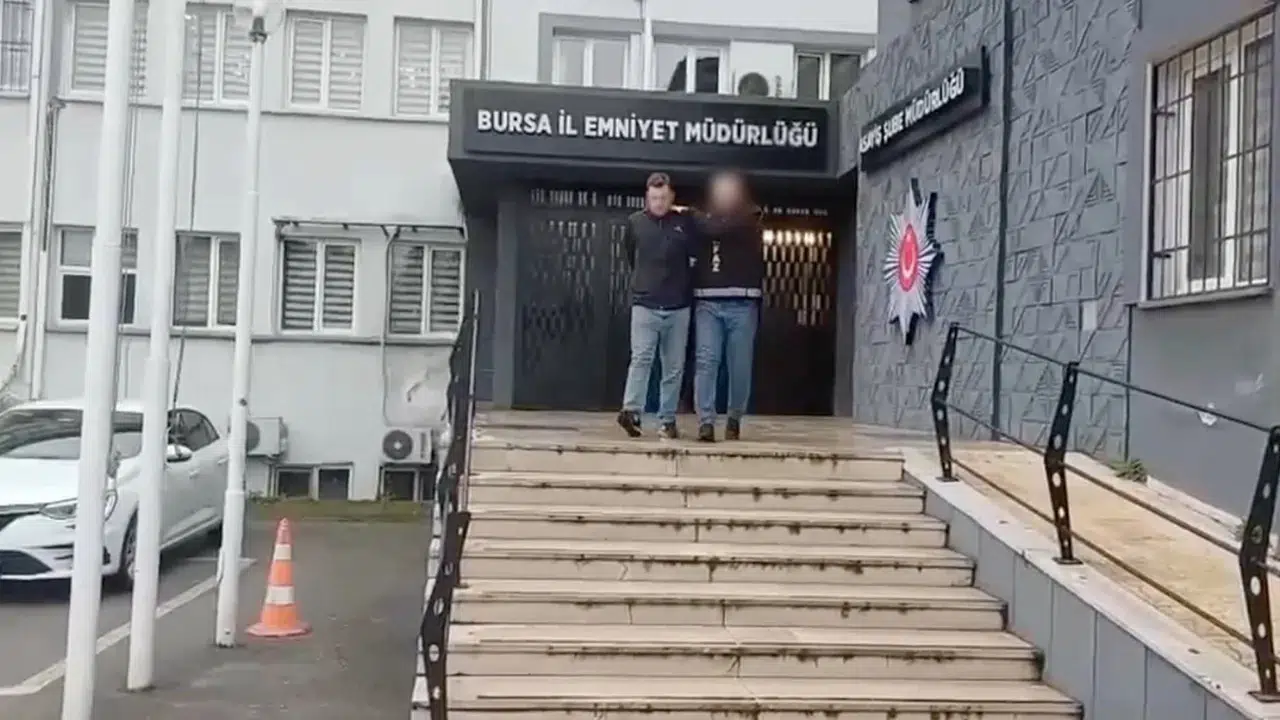 Bursa'da 15 firari şahıs yakalandı