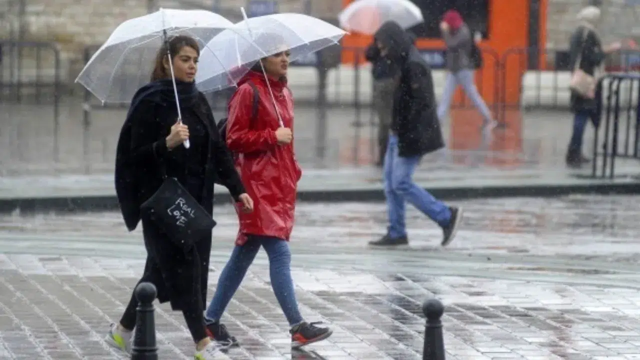 Bahar havası bitti : İstanbul ve 27 ilde sağanak yağış alarmı verildi ! 5 gün sürecek