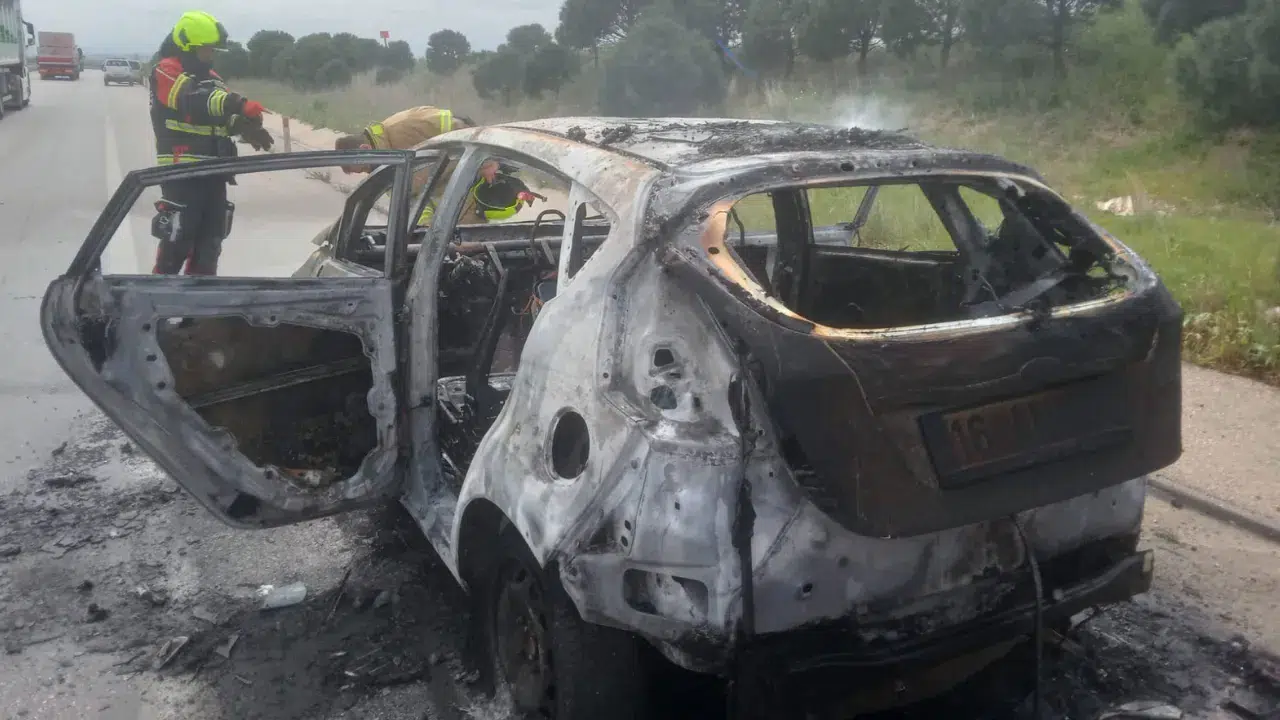 Biga-Bandırma kara yolunda yangın : Araç kullanılamaz hale geldi